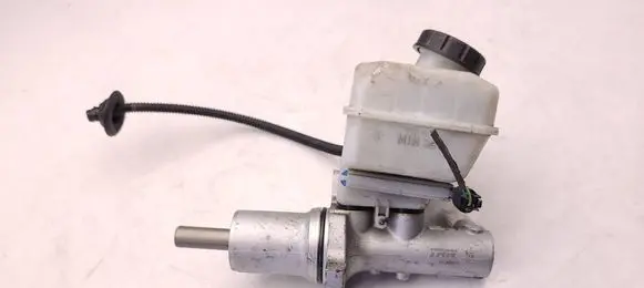 Mercedes-Benz Sprinter W906 Master brake cylinder A0024315202