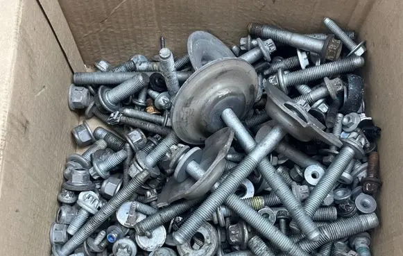 Mercedes-Benz A W177 Nuts/bolts 