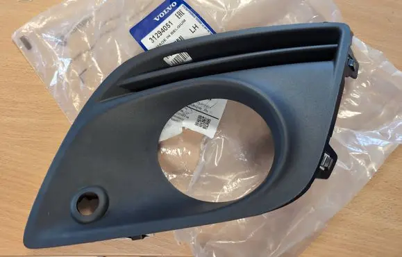 Volvo XC60 Front fog light trim/grill 30763417 30763415 31294051