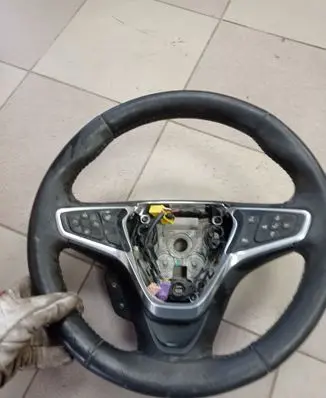 Chevrolet Volt II Steering wheel 23413072 821106390