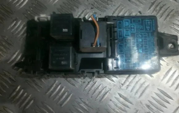 Mitsubishi Carisma Fuse box set mr193494