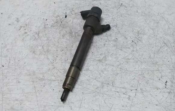 Volvo S80 Fuel injector 30777526 0445110298