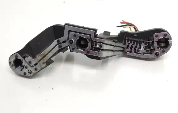 Toyota Avensis T250 Tail light bulb cover holder