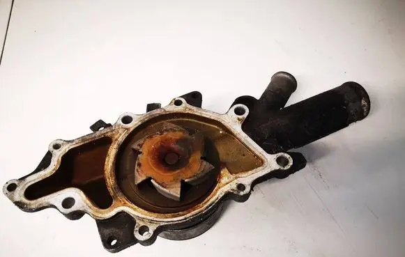 Mercedes-Benz CLS C219 Water pump R6112010310