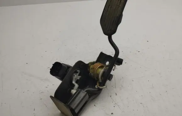 Toyota Corolla Verso AR10 Accelerator throttle pedal