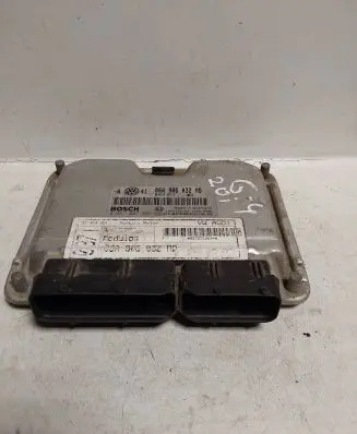 Volkswagen Golf IV Engine control unit/module 06A906032MD 0261207925