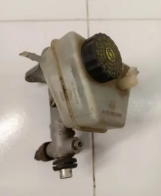 Mercedes-Benz C W203 Master brake cylinder 2034300002