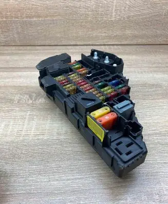 BMW 5 E60 E61 Fuse module 6906601 6906588