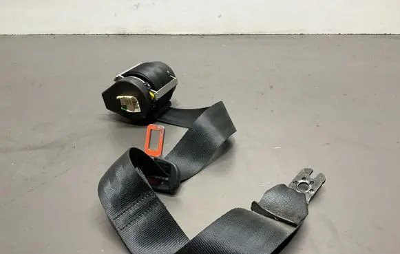 Volkswagen Golf VII Rear seatbelt 7N0857737