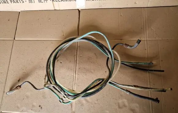 Volkswagen PASSAT B4 Fuel line pipe 3A9201219 3A9201997 333201293B