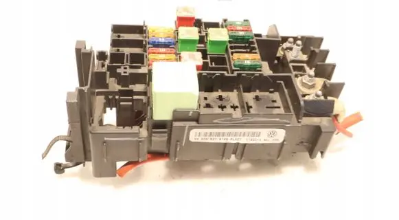 Volkswagen Jetta VI Fuse box set 5C0937819Q
