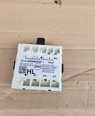 Mercedes-Benz C W205 Door control unit/module 2059004421