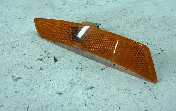 Chevrolet Camaro Front reflector 23169181