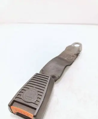 Rear seatbelt buckle