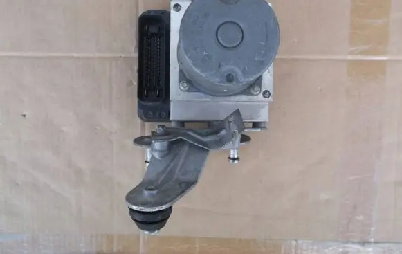 Mercedes-Benz E W211 ABS Pump A211431141