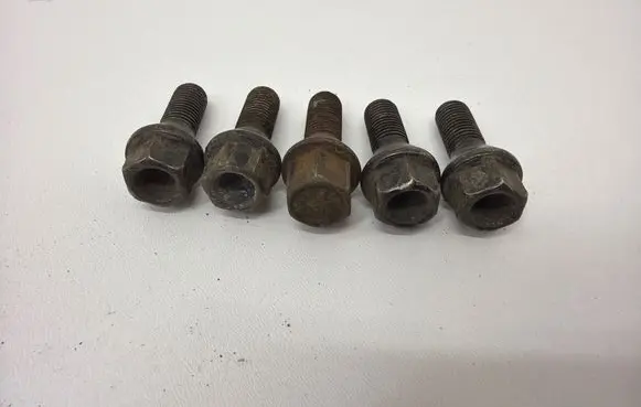 BMW 5 E60 E61 Nuts/bolts