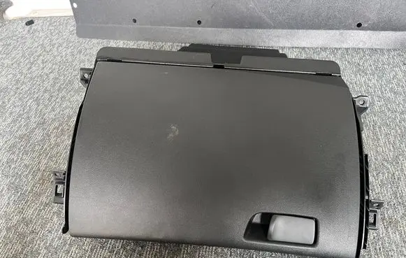 Renault Megane IV Glove box 20062019061 P685005280R185 0P01451