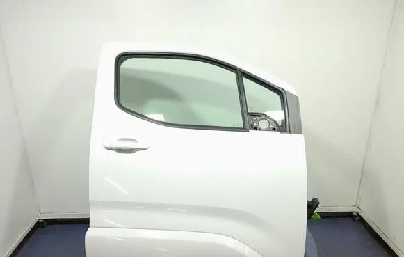 Chevrolet Combo Front door 
