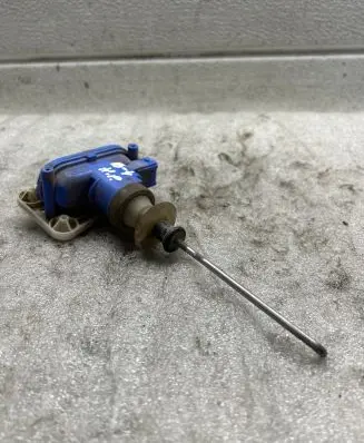 Volkswagen PASSAT B4 Front door soft close latching motor 893862123