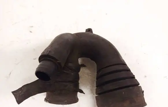 Volkswagen PASSAT B5.5 Intercooler hose/pipe 8D0129615