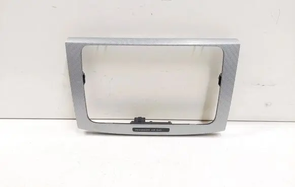 Radio/GPS head unit trim