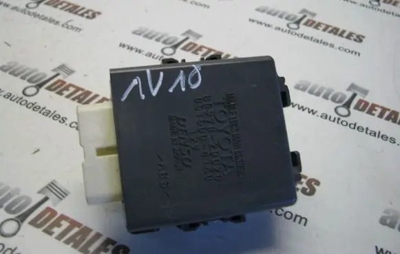 Toyota Avensis T270 Door control unit/module 8597020020