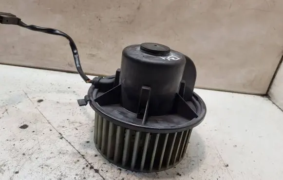 Audi 80 90 S2 B4 Heater fan/blower 3137020009