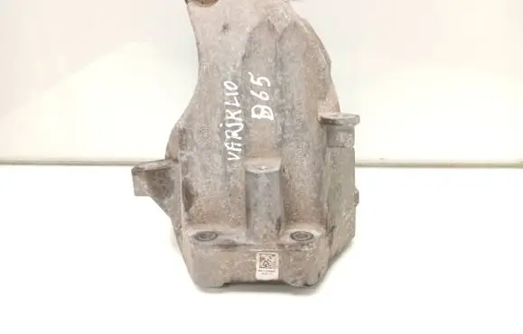 Mercedes-Benz C W204 Engine mounting bracket A6512230004