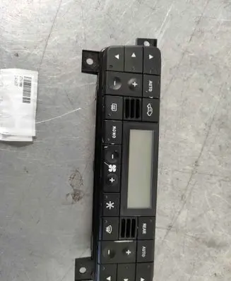 Maserati Quattroporte Air conditioning (A/C) switch 271199