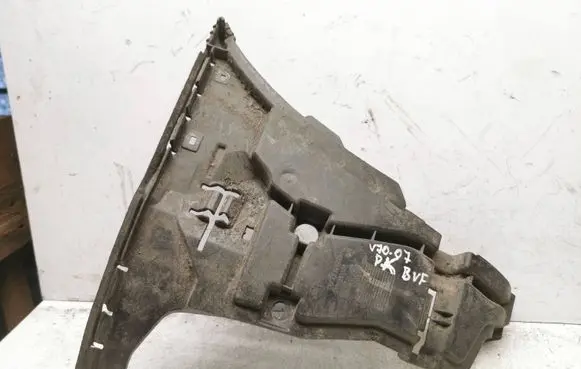 Volvo V70 Front bumper mounting bracket 08693181