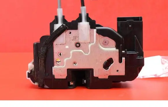 Hyundai i20 (GB IB) Front door lock 81310-1J020