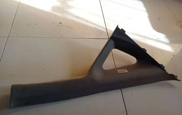 Honda FR-V (D) pillar trim (bottom) 