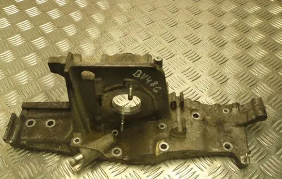 Subaru Outback Engine mounting bracket BV486