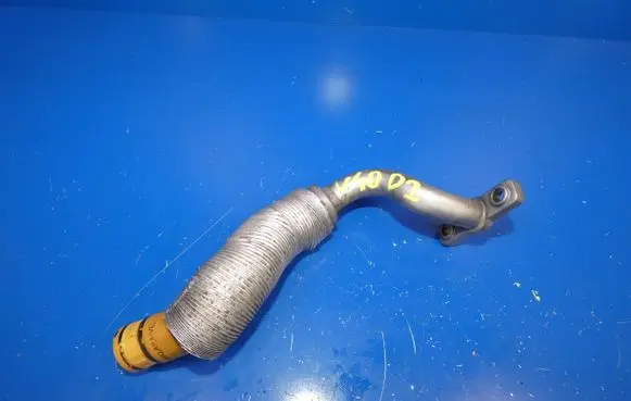 Volvo V40 Oil cooling pipe 