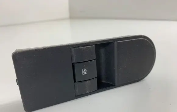 Opel Zafira B Electric window control switch 13228709