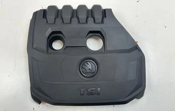 Skoda Octavia Mk3 (5E) Engine cover (trim) 05E103925K