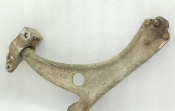 Volkswagen Tiguan Front control arm 3C0407151G