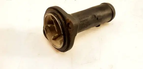 Volkswagen Golf IV Engine coolant pipe/hose 038121121