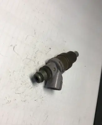 Toyota Corolla E90 Fuel injector 2325011040