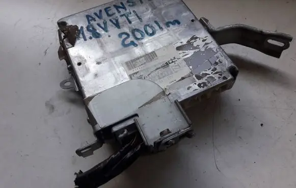 Toyota Avensis T220 Engine control unit/module