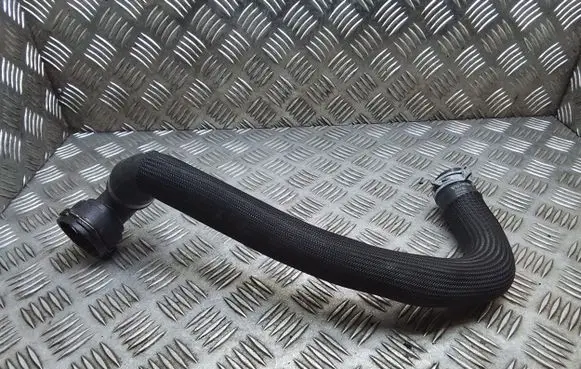 Volvo V60 Engine coolant pipe/hose 31474863