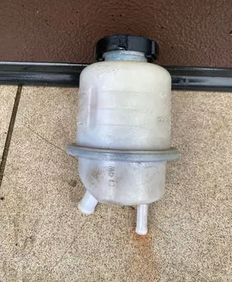 Nissan Pathfinder R51 Power steering fluid tank/reservoir 49180EA000 0568 49180EB300