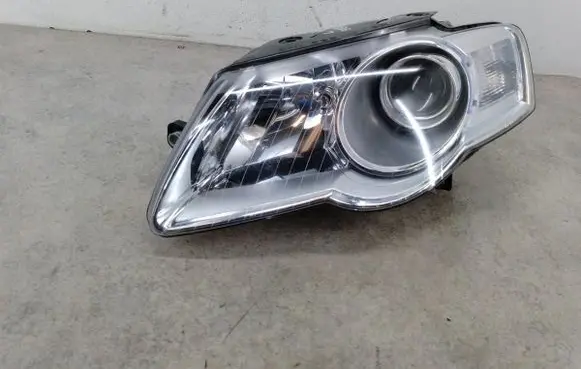 Volkswagen PASSAT B6 Headlight/headlamp 20A734