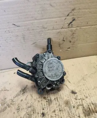 Volkswagen PASSAT B6 Vacuum pump 03G145209 220704C