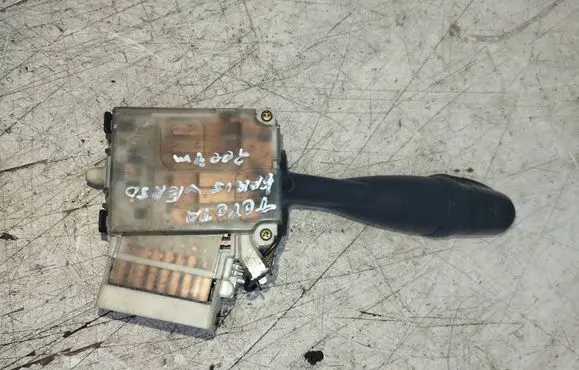 Toyota Yaris Verso Indicator stalk 1736481