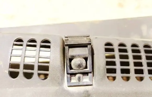 Skoda Octavia Mk2 (1Z) Windshield washer spray nozzle 
