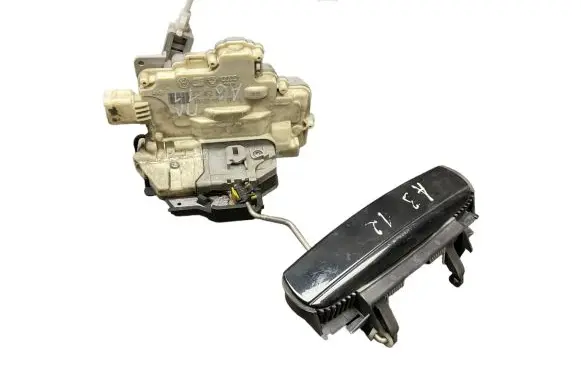 Audi A3 S3 A3 Sportback 8P Front door lock 4F2837015