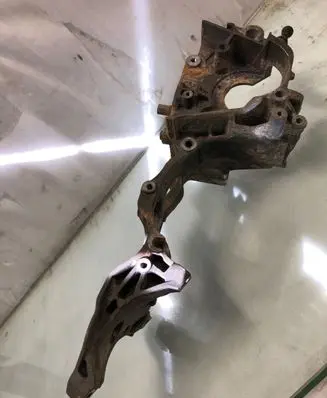 Skoda Karoq Generator/alternator bracket 05l903143