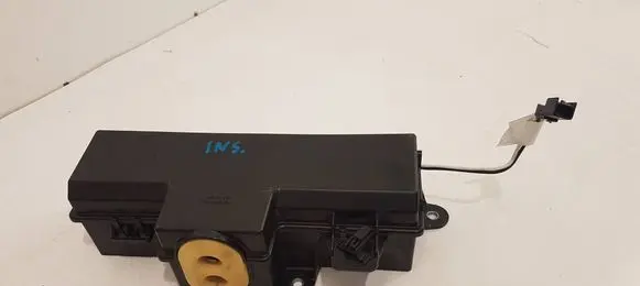 Opel Insignia A Tailgate hydraulic pump motor 13279362