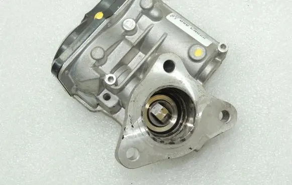 Renault Captur EGR valve 147109913R